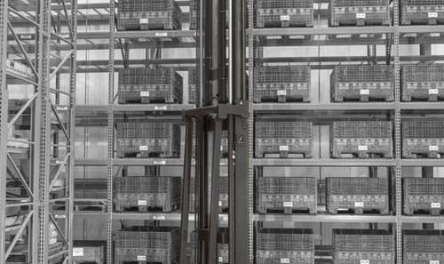 Boost productivity with the new Raymond high-capacity reach-fork truck, featuring premium acceleration, deceleration, lift and lower speeds, and battery consumption.