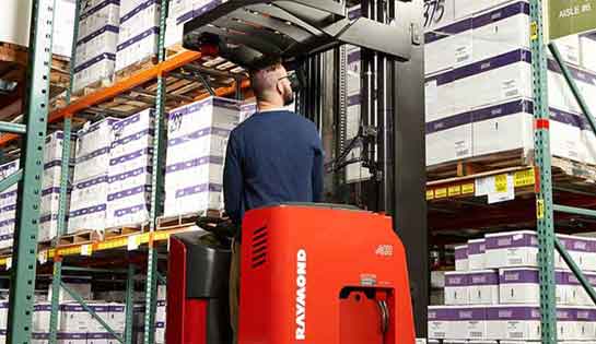 Reach truck operator optimizes his daily work using integrated technology and telematics
