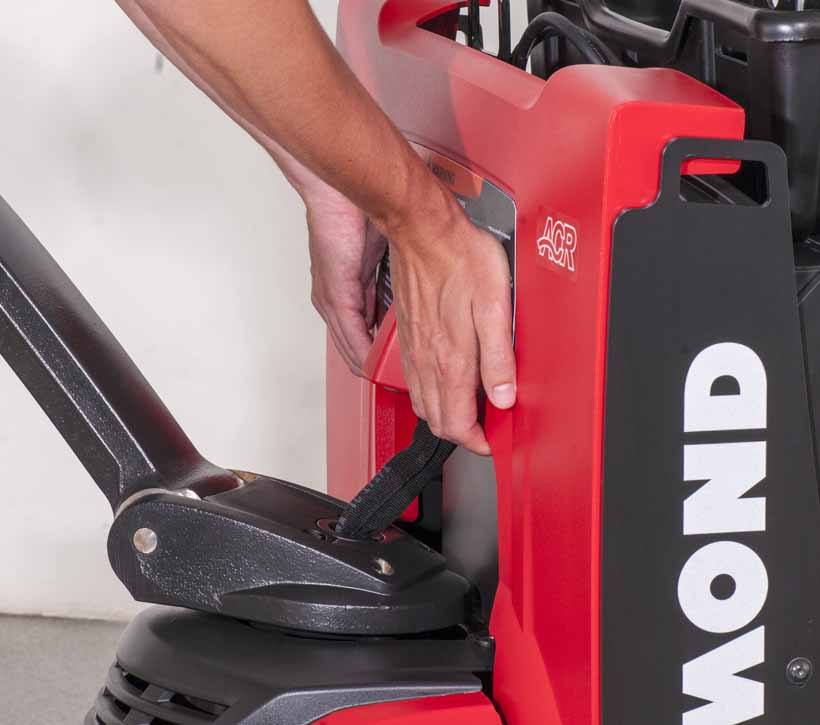 Raymond 6210 Walkie Straddle Stacker; Walkie Pallet Stacker with easy service access