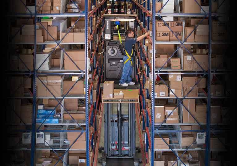 Raymond 5200 Orderpicker Truck Smooth Operation