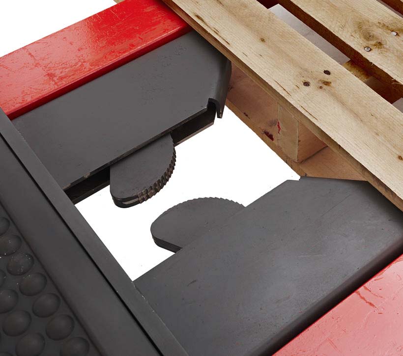 Raymond Orderpicker Auto Locking Pallet Clamp