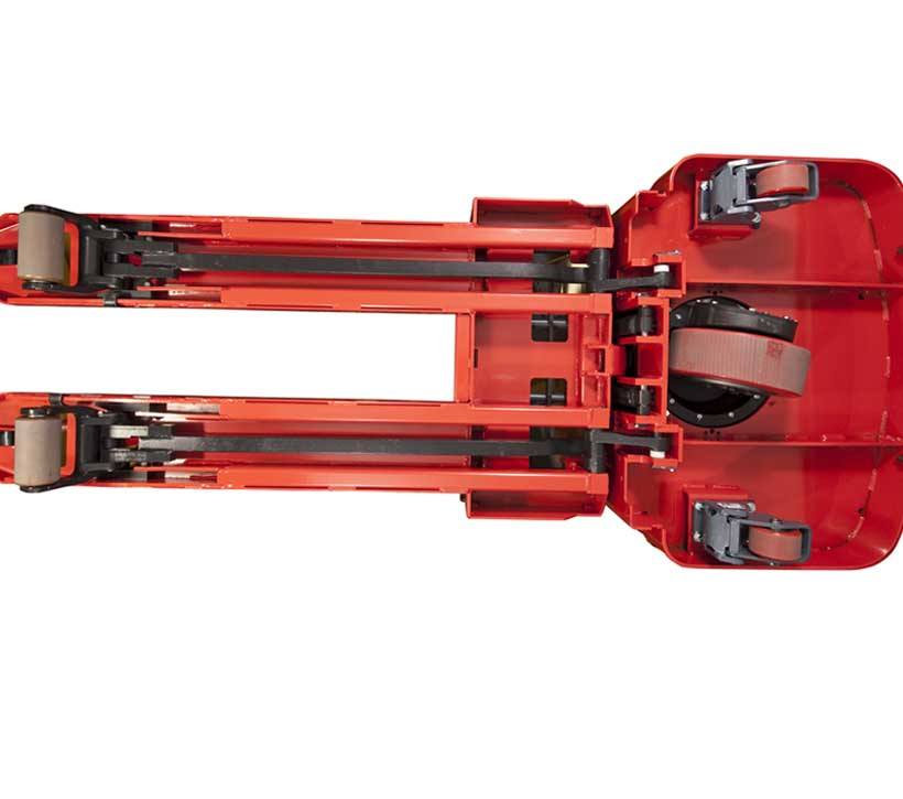 Raymond 8900 Riding Pallet Truck Durable Underbody construction